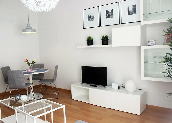 Jinetes 16, Pool, Historic Center, Free Parking, Quite Neighborhood, Ce Málaga